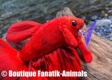 Charger l'image dans la galerie, Peluche poisson combattant rouge